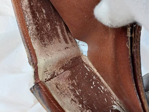 状態の悪いブランド財布画像