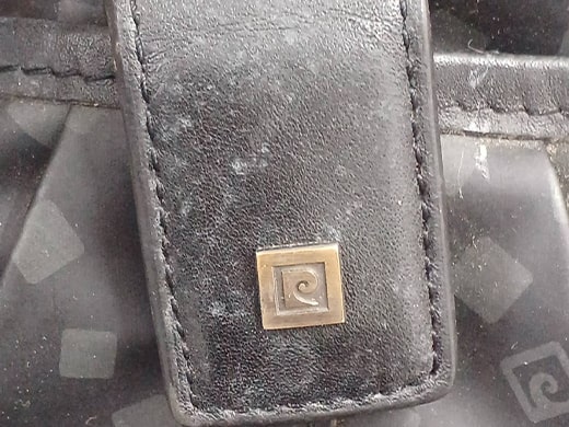 カビのついたバッグ画像